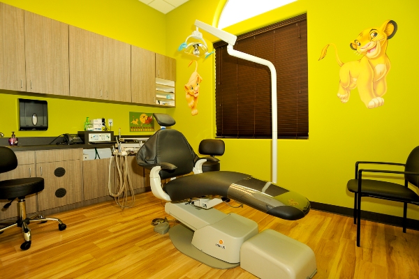 Exam room for Pediatric Dentist office - Simply Kidz Dental in Plano, Texas